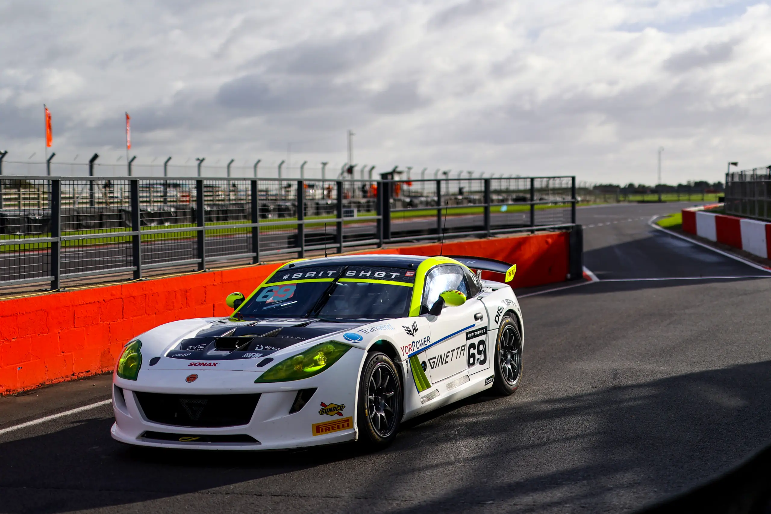 mahiki lotus gt3 racing